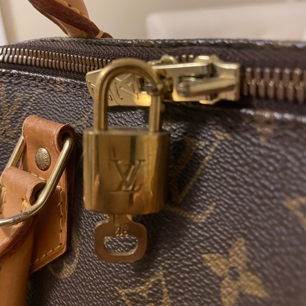 ✅AUTHENTIC VINTAGE LOUIS VUITTON ALMA MM
*FREE LV LOCK* - Picture 8 of 14